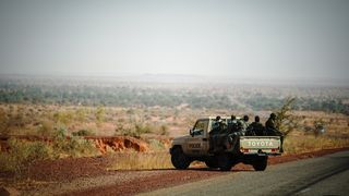 Sicherheitskräfte auf dem Weg nach Ouallam, Niger.