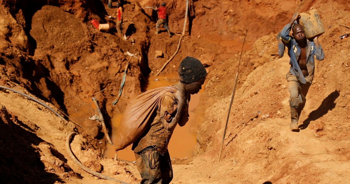 Crisis, Mbingas and Artisanal Small-Scale Mining in Zimbabwe